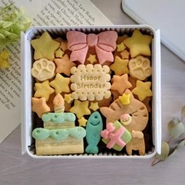 バースデークッキー缶/きみと季節のとなりに「HappyBirthday」ねこ (クッキー クッキー缶 メッセージ 洋菓子 お菓子 スイーツ 焼き菓子 誕生日 記念日 お祝い バースデー プレゼント ギフト 贈り物 手土産 映え かわいい 可愛い おしゃれ 動物 猫 アニマル バタークッキー 詰め合わせ 美味しい 缶入り おやつ 友達 子供 女友達 女性 彼女 妻 母 娘 息子 ラッピング 熨斗) 