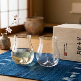 【うすはり 大吟醸 2個セット】松徳硝子 うすはりグラス グラス 日本酒 冷酒 酒器 セット うすはりグラス 薄い 家飲み グッズ 日本製 定番 人気 北欧 インテリア 雑貨 家具 正規取扱店 正規品 おしゃれ ギフト プレゼント 結婚祝い 引き出物 お祝い 内祝い 木箱入り