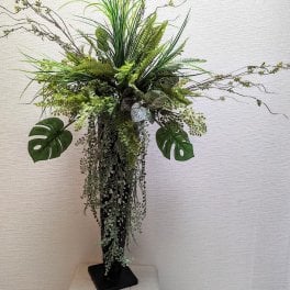 フェイクグリーン　グリーンスタンド　触媒加工　人工観葉植物　アイアン　スタンド　モンステラ　大型　アイアンスタンド　インテリアグリーン　ディスプレイ　サロン　お祝い花　開店花