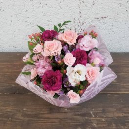 【可愛いアレンジメント】色っぽい女性に【大切な方へ】恋人 上司 両親 お祝い プロポーズ 結婚祝い 開店祝い 開業祝い 発表会 送別会 引越し祝い 新築祝い 結婚記念日 誕生日 退職祝い ギフト プレゼント 豪華 母の日 敬老の日　クリスマス　父の日