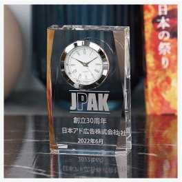 名入れクリスタル時計  全9種類（形状・大きさ） 日本製の時計を使用〔保証付★電池交換OK★ゴールドかシルバーからお選びください〕置時計 誕生日 新築祝い 開店祝い 周年記念 開業祝 昇進祝 金婚式 銀婚式 表彰状 社内表彰 還暦祝 記念品 退職祝 退職記念 感謝状に最適！