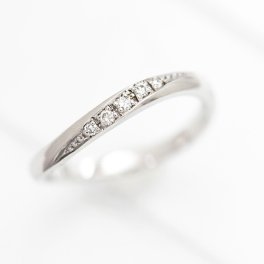 【名入れ】【刻印】 指輪 プラチナ PT100 (pt10％) ダイヤ 0.05ct S字 ウェーブライン レディース マリッジリング 結婚指輪