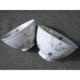 【名入れ】　伊万里焼　うこぎ(赤・黒)　夫婦茶碗