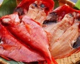 【送料無料】静岡県産 高級金目鯛干し5尾！1尾大きさ約25cmの美味しい金目をお手頃価格でご提供！【送料無料(一部地域を省く)】お歳暮 御歳暮 御年賀 お年賀 お中元 御中元 暑中見舞い 残暑見舞い 母の日 父の日 ギフト お試し お買得 お取り寄せグルメ 干物セット 誕生日 敬老の日 お祝い お見舞い