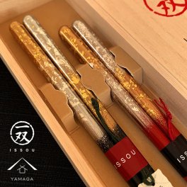 ギフト箸 祝彩（しゅくさい） ペア 夫婦箸 ギフト プレゼント 敬老の日 父の日 母の日 退職祝い 結婚祝い 引き出物 おしゃれ かわいい 日本製 国産 木婚式 還暦祝い 両親 誕生日