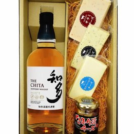 ★ 送料無料 ★ サントリーウィスキー 知多 700ml + たまり漬チーズ + バラエティーチーズ 3種 ( サラミ・ブラックペッパー・カマンベール ) 【 ウイスキー・おつまみセット 】【 要冷蔵 】【 5359 】【 ハロウィン 贈り物 ギフト プレゼント 誕生日 結婚のお祝い 】