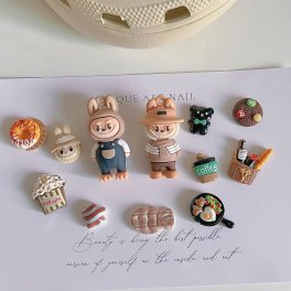 12点セット ラブブ labubu サンダル デコレーションピン ジャム チャームズ ジビッツ かわいい SNS話題 オシャレ おしゃれ Y2K パール シルバー ootd キラキラ ラメ ダイヤモンド 綺麗 カラフル 星 スター カラフル 原宿系 ビーズ ピンク