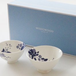 ウェッジウッドWEDGWOOD　ストロベリーブルーム　インディゴ　ライスボウル　ペア（ブランドボックス付属）【夫婦碗】【飯碗】【御結婚御祝・内祝・新築御祝・還暦御祝・御礼・寿・ギフト包装可能】