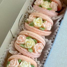 花マカロン 花咲くローズトゥンカロン 人気スイーツ スイーツギフト 焼き菓子 かわいいクッキー 母の日 父の日  敬老の日 誕生日 記念日 内祝い 結婚祝い 出産祝い 卒業祝い 就職祝い ギフト 贈り物 お中元 お歳暮 マカロン