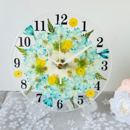 ◆人気のギフト 押し花 花時計 φ15cm 【フラワーサークル・スカイブルー掛時計 置時計】押し花をレジンでコーティングしたハンドメイドの可愛い花時計！