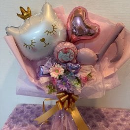 プリンセスキャットバルーン花束　バルーンと造花　バレエ　発表会　発表会　入学式　卒業式　卒部　お誕生日　ウエディング　卒業　入学　ピアノ　感謝　お祝い　花束　かわいい　くすみカラー　プリンセス