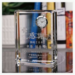 名入れクリスタル時計 レクタングル（大）★縦横兼用★日本製の時計を使用〔保証付★電池交換OK★金か銀からお選びください〕置時計 誕生日 記念日 出産祝 新築祝い 開店祝い 周年記念 開業祝 昇進祝 金婚式 銀婚式 表彰状 社内表彰 還暦祝 記念品 退職祝 退職記念！