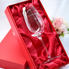 世界に一つのワイングラス 名入れワイン 【選べる誕生石・SWAROVSKI】★【 名入れ 彫刻 】スロバキア製  【豪華な化粧箱入り】【イベント名・お名前・日付け彫刻無料】【ラッピング無料】WG0503SCL