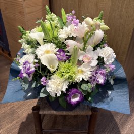 ☆お供えアレンジメント☆お花　花　生花　花束　フラワー　アレンジメント　プレゼント　ギフト　贈り物　御供　御命日　ご葬儀　記念日　敬老の日