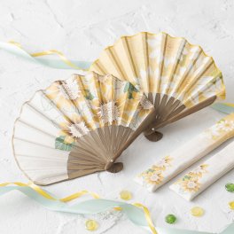 扇子 レディース 女性用 扇子袋付き ひまわり メール便限定 送料無料 ケース付き かわいい おしゃれ 可愛い 手書き 名入れ 名前入り 丈夫 竹 女性プレゼント 和風 夏 浴衣 母の日 敬老の日 内祝 .扇子.