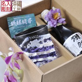 退職 異動 名入れ SXX 酒セット 琉球ガラス 獺祭 純米大吟醸45 180ml & 残波 ロックグラス コサージュ付 ギフトBOX入り / 退職 記念 誕生日 還暦 古希 喜寿 傘寿 米寿 緑寿 早寿 長寿 祝い 水色 青 オレンジ 赤 ピンク 緑 紫 選べるカラー