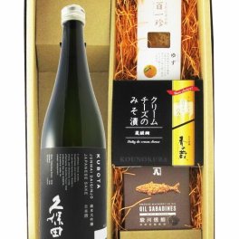 ★ 送料無料 ★  久保田 純米大吟醸 720ml ＋ おつまみ 3種セット【 日本酒・おつまみセット 】【 要冷蔵 】【 5763 】【 ハロウィン 贈り物 ギフト プレゼント 誕生日 結婚のお祝い 】