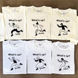 【名入れ】What's up?長袖Tシャツ 名入れ  父の日 母の日 敬老の日 誕生日 出産祝い 結婚祝い 還暦 名前入り 家族 夫婦 親子 彼氏 彼女 カップル ファミリーデザイン お揃い ペア ペアルック ペアTシャツ 親子ペア 夫婦ペア マタニティフォト 結婚記念 プレゼント ギフト ペアギフト ホワイトデー バレンタインデー クリスマスプレゼント
