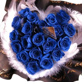 プロポーズ 青バラ 花束風ギフト 枯れない プリザーブドフラワー使用 ギフト ハート ミニバラ使用 ハート クリアーケース付き 置いて飾れるアレンジメントタイプ