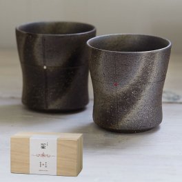 両親贈呈品 結婚式 両親へ プレゼント 結婚祝い 退職祝い 金婚式 銀婚式 敬老の日 ペア焼酎カップ ペアカップ コップ 湯呑み 卯山窯・ペルメールオリジナル
