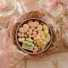 手のひらクッキー缶/「HappyBirthday」うさぎ (クッキー クッキー缶 メッセージ 洋菓子 お菓子 スイーツ 焼き菓子 誕生日 記念日 お祝い バースデー プレゼント ギフト 贈り物 手土産 映え かわいい 可愛い おしゃれ ブーケ缶 動物 アニマル くま バタークッキー 詰め合わせ 美味しい おやつ 友達 子供 女友達 女性 彼女 彼氏 妻 母 娘 ラッピング) 