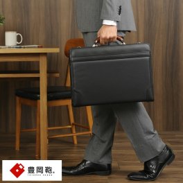 豊岡鞄 ビジネスバッグ B4 2way 木製ハンドル ブラック  おすすめ 日本製 通勤 ショルダー 肩掛け 合皮 高級 大人 男性 おしゃれ 機能的 底鋲 自立