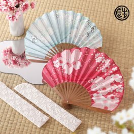 【手書き名入れ無料】 扇子 女性 レディース 紙箱入り 送料無料 扇子袋セット 桜花 母の日 敬老の日 誕生日 名前入り プレゼント by 結納屋 長生堂