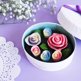 【開けて感動！バラのチョコレート】ロズレ・あじさい　人気 スイーツ インスタ映え おしゃれ 涼感 高級 花 あじさい 夏ギフト お菓子