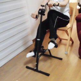 自転車こぎ機 ペダル＆手回し K-20M[自転車漕ぎ マシン 筋トレ 運動 室内 ながら運動 手動 静か 足 腕 リハビリ ダイエット ストレッチ エクササイズ 走行距離 使用時間 カロリー量 計測 テレビ 見ながら 気軽 手軽 簡単 組み立て式 組立て]