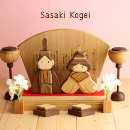 即納 ササキ工芸 木製ひな人形DXセット 桐箱入り 天然木 TOY-HINA-DX[雛人形 ひな人形 コンパクト おしゃれ 木製 木 雛飾り ひなかざり ひな飾り 玄関 収納飾り 親王飾り]
