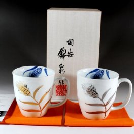 【有田焼 陶芸家 藤井錦彩作】金プラチナ彩稲穂絵マグカップペアセット 文字入れ可能な木箱入り（陶器・マグカップ・父の日・母の日・定年退職・ギフト・敬老の日）