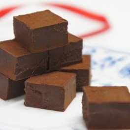 生チョコレート　16個入×4種（スイート、ストロベリー、抹茶、マンゴー）　