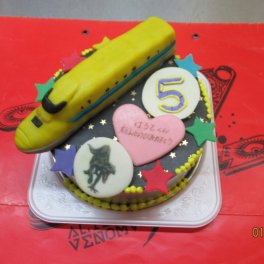 乗り物ケーキ【1】5号サイズ(直径15cm) 恐竜ケーキ 立体ケーキ 写真ケーキ 似顔絵ケーキ 乗り物ケーキ 車ケーキ バースデーケーキ オリジナルケーキ オーダーメイド 超立体 記念日 クリスマス お誕生日 還暦 結婚記念日 お祝い 恐竜好き 写真入る