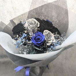 プリザーブドフラワー黒薔薇の魔法発動中シリーズ／黒、シルバー、青薔薇9輪花束