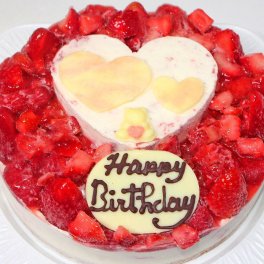 ハートいちごアイスケーキ６号 [バースデーケーキ 誕生日ケーキ 記念日 卵不使用ケーキあり アレルギー対応ケーキ 女性プレゼント 人気]