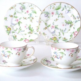 ウェッジウッドWEDGWOOD スウィートプラム 　ハニーセット（ペアブランドボックス付属）【カップ＆ソーサー　セット】【食器セット】【御結婚御祝・内祝・新築御祝・還暦御祝・御礼・寿・ギフト包装可能】