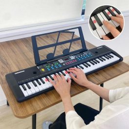 光る鍵盤 電子ピアノ キーボード ガイド機能付き ピアノ 61鍵盤 音色200種類 60曲収録 楽譜スタンド マイク付き　送料無料