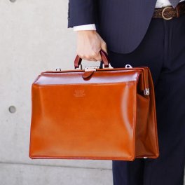 ダレスバッグ 本革 メンズ ビジネス 黒 日本製 サドル 牛革 木手 大開き ドクターズ ローヤーズ バッグ ブラック ショルダー 斜めかけ 通勤 ファイル おしゃれ 仕事 パソコン 書類 鞄 かばん 大きい ギフト プレゼント 4FB (07000450r)