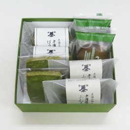宇治抹茶焼き菓子4種8個詰め合わせ【御礼・内祝い】／ 抹茶 フィナンシェ バウムクーヘン クッキー ラングドシャ 抹茶スイーツ 焼き菓子詰め合わせ お菓子 洋菓子 和菓子 感謝 お見舞い 手土産 ご挨拶 誕生日 結婚祝い 結婚内祝い 出産祝い 出産内祝い ウエディングギフト 結婚記念日 卒業記念品 還暦祝い 古希祝い 喜寿祝い 米寿祝い 祖父 祖母 父 母 両親 お中元