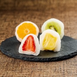旬果大福 4個入【熨斗対応可・紙袋付き】4個 フルーツ大福 和菓子 老舗 職人 いちご パイン キウイ オレンジ みかん フルーツ 個包装 デザート おやつ ひんやり スイーツ おいしい 両親 祖父母 父 母 祖父 祖母 大人 こども 家族 親戚 みんなで 手土産 ご褒美 自宅用 誕生日 御礼 挨拶 お返し 祝い 御祝 お取り寄せ プレゼント