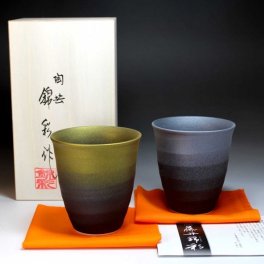有田焼 陶芸家 藤井錦彩作 窯変金プラチナ彩焼酎カップ ペアセット 文字入れ可能な木箱入り（焼酎グラス・敬老の日・父の日・母の日・記念品・陶器）