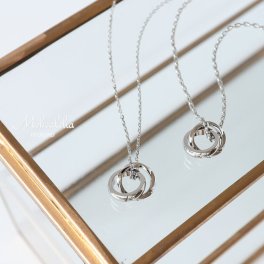 ペア ネックレス カップル 大人 ステンレス シンプル 2個セット ダイヤモンド ツイスト ダブルリング シルバー 金属アレルギー対応 夫婦 お揃い 結婚記念日 アニバーサリー ギフト 33歳 厄年 女性 男性