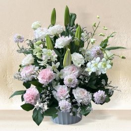 お供え生花アレンジメント「天のしらべ（てんのしらべ）」 お誕生日 御祝い 開店祝い 結婚祝い 結婚記念日 御供 お見舞い 送別