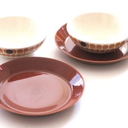 アラビアARABIA　イッタラiittala  ボウル・プレート食器セット４ピース（ブラウン、ベージュ）【新居祝い、結婚祝い　食器セット　ブランドのお皿　セット 　北欧】【御結婚御祝・内祝・新築御祝・還暦御祝・御礼・寿・ギフト包装可能】