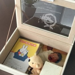 出産祝いや1歳の誕生日プレゼントに名入れメモリアルボックス 【フリーケース ベージュ [名入れ]】アクセサリーボックス コレクションケース