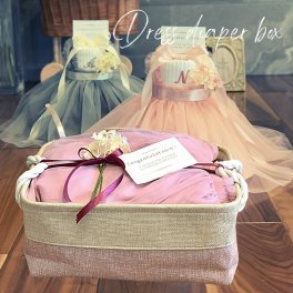 【女の子用ドレスおむつBOX】女の子用 出産祝い送料無料 ラッピング無料 名入れ 刺繍おむつケーキ ボックス 名入れ おむつドレス ダイバーケーキ ずっと使える かわいいベビーギフト 女の子 ベビー 赤ちゃん 端午の節句 ベビーシャワー ハーフバースデー 誕生日