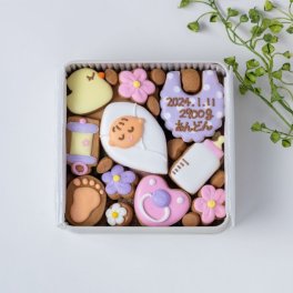 ※名入れ・メッセージ入れ無料　【Babyクッキー缶（女の子）ver】カラフルで可愛いアイシングクッキー缶