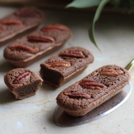 生チョコブラウニー　５個入｜チョコレート ブラウニー 生チョコ お菓子 洋菓子 チョコブラウニー チョコレートブラウニー 個包装 ギフト プチギフト 手土産 喜ばれるお菓子 おしゃれ チョコ菓子 生チョコレート チョコレート菓子 ハタダ 畑田 HATADA 期間限定