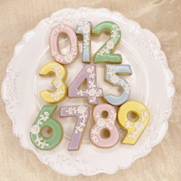 数字モチーフアイシングクッキー