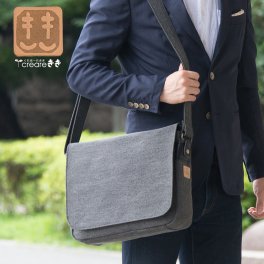 ショルダーバッグ メンズ 日本製 京都 帆布バッグ 墨/備長炭染め A4ルーズフラップショルダー 鞄 かばん バッグ 軽量 斜めがけ メッセンジャーバッグ キャンバス コットン 帆布 無地 革付属 グレー 父の日 誕生日 クリスマス プレゼント 孫 お爺ちゃん[くれあーれきき]AS-201